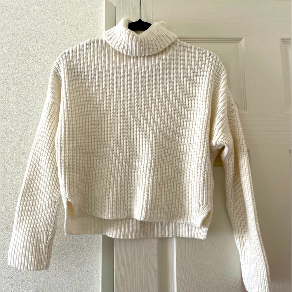 White Knitted Turtle Neck